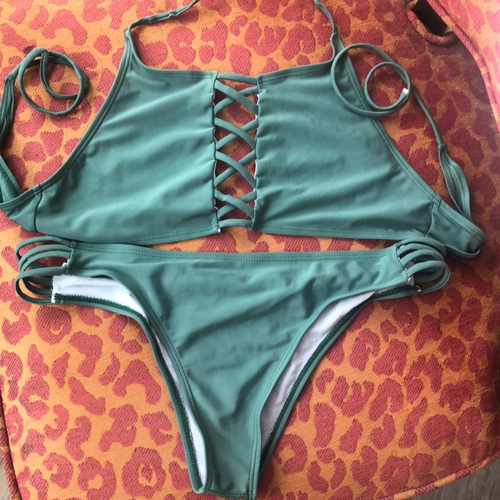 Fatigue green Cheeky Zaful Bikini 💚🖤